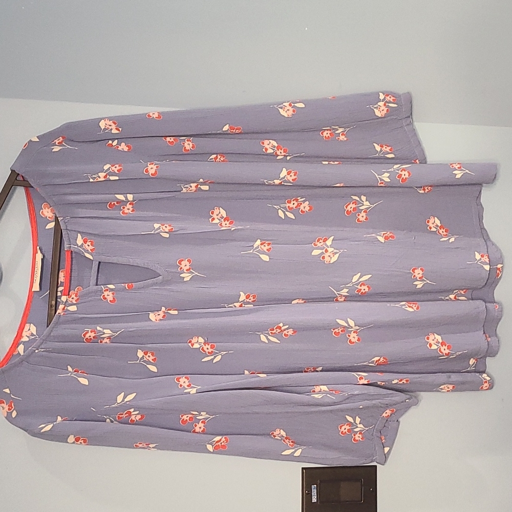 Blue floral top Size M